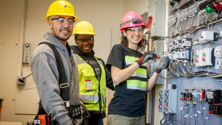 Tradies fixing electric