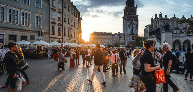 Tourism Marketing Statistics 2026: 97+ Stats & Insights [Expert Analysis]